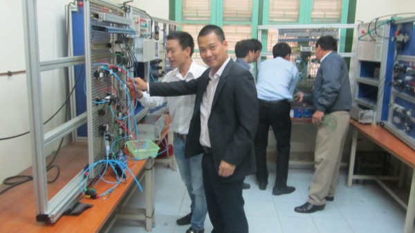 Triển khai khóa đào tạo “Kỹ thuật điều khiển cho hệ thống thiết bị làm sạch”